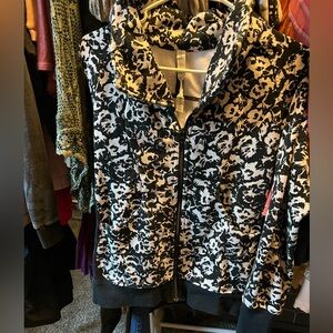Lululemon Athletica Black and White Patterned Jacket